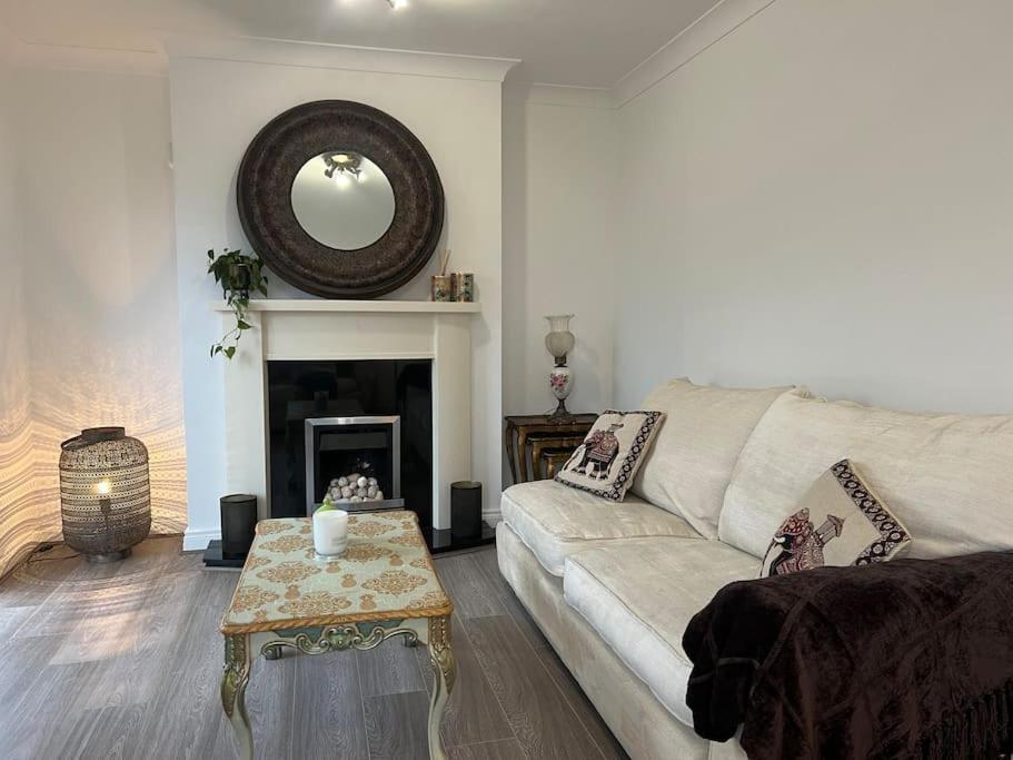 Cosy 2 Double Bed Apartment Swords Ngoại thất bức ảnh