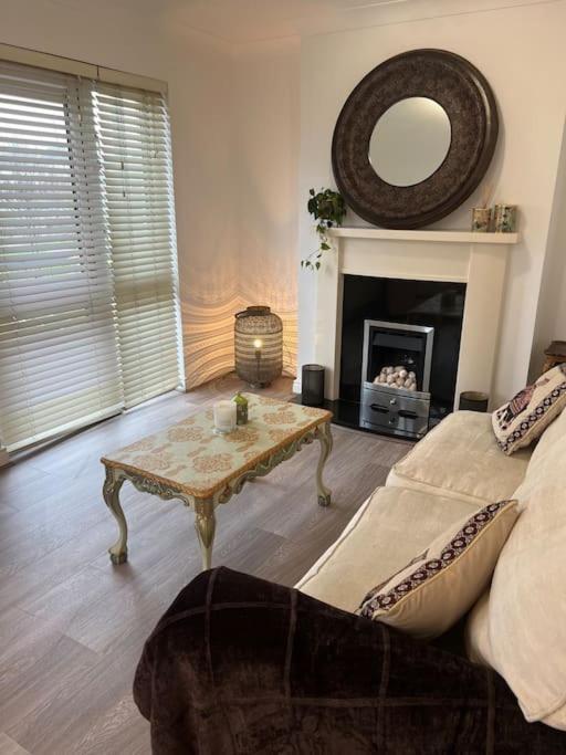Cosy 2 Double Bed Apartment Swords Ngoại thất bức ảnh